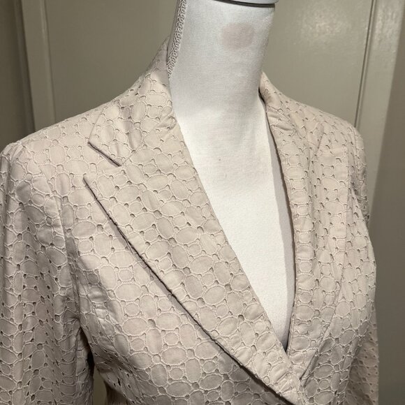 NWT NY & Company Tan Embroidered Eyelet Two button Blazer, Size 8 - Picture 6 of 16